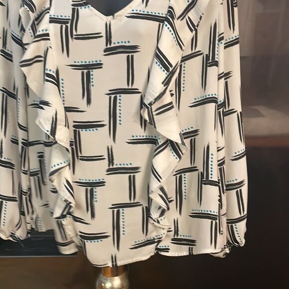 Small Cato black/white long sleeve v-neck geometric stripe lantern sleeve blouse - Picture 7 of 12